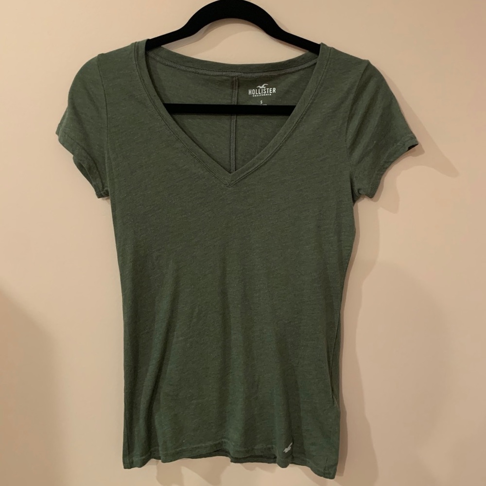 hollister v-neck tee